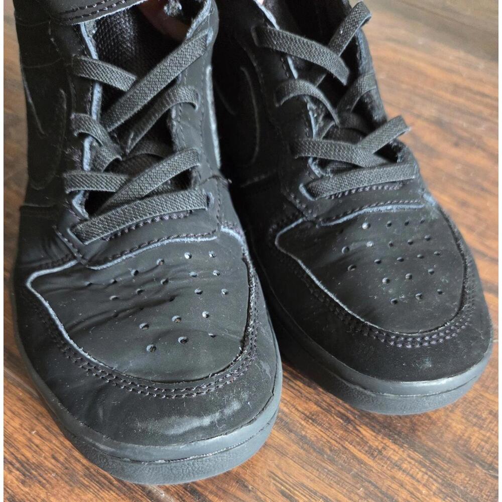 Nikes - Picture 5 of 8